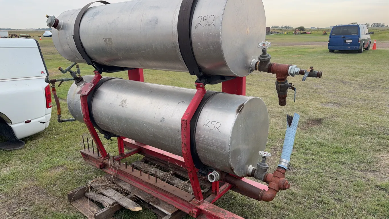 2 Aluminum tanks on stands, *Unreserved*