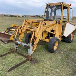 Massey Ferguson B40 Tractor w/ FEL 6' Bucket & Bale Spear Attachment *Unreserved*