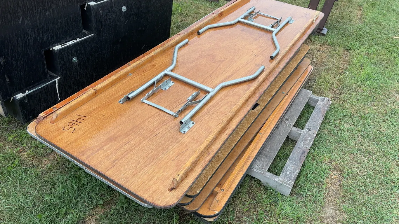 7 wood top folding leg tables, 1 Plastic Table Assorted Sizes Approx. 2'3'' x 6' - 2'6'' x 8' *Unreserved*