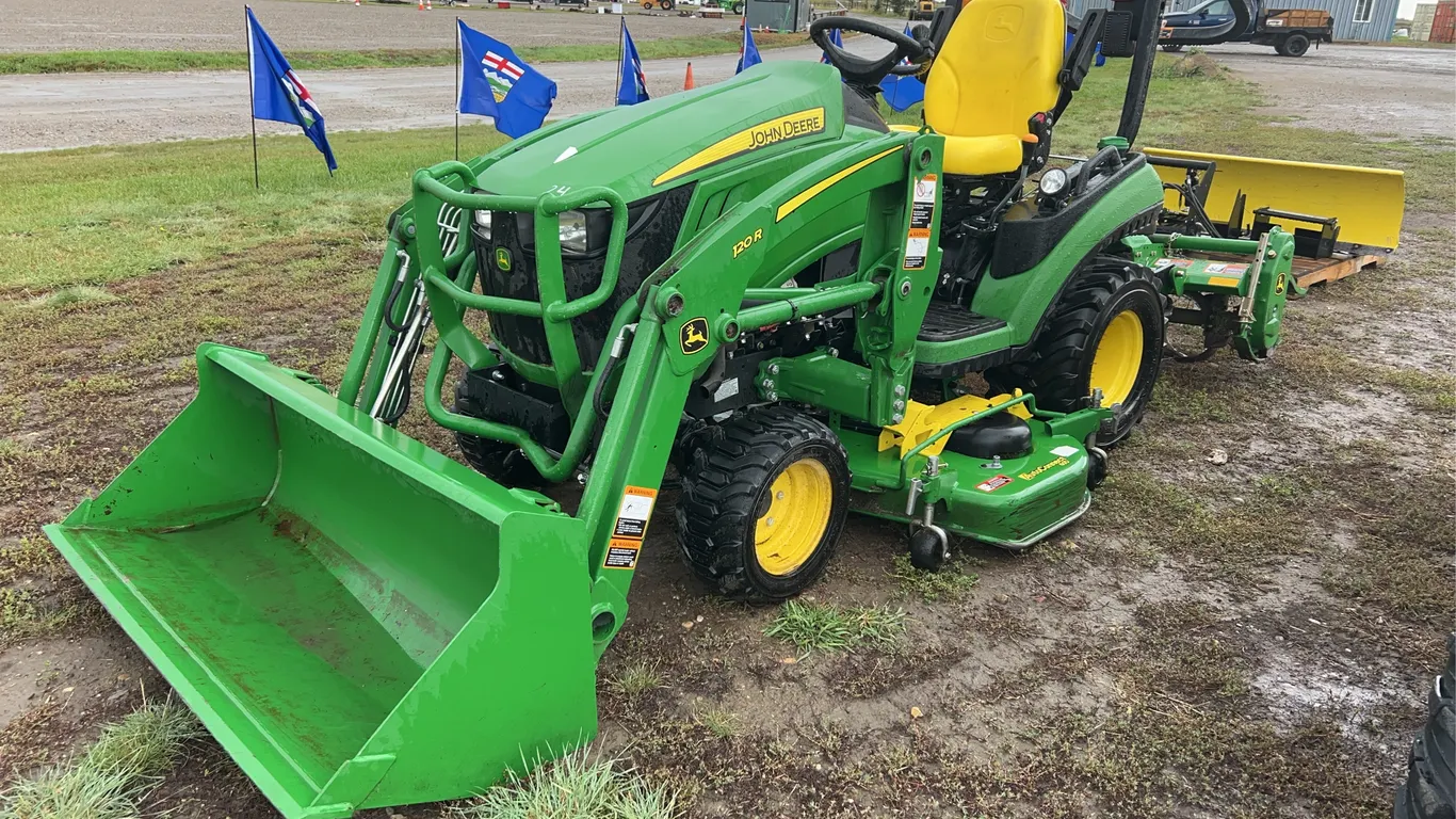 2019 John Deere 1025R Tractor