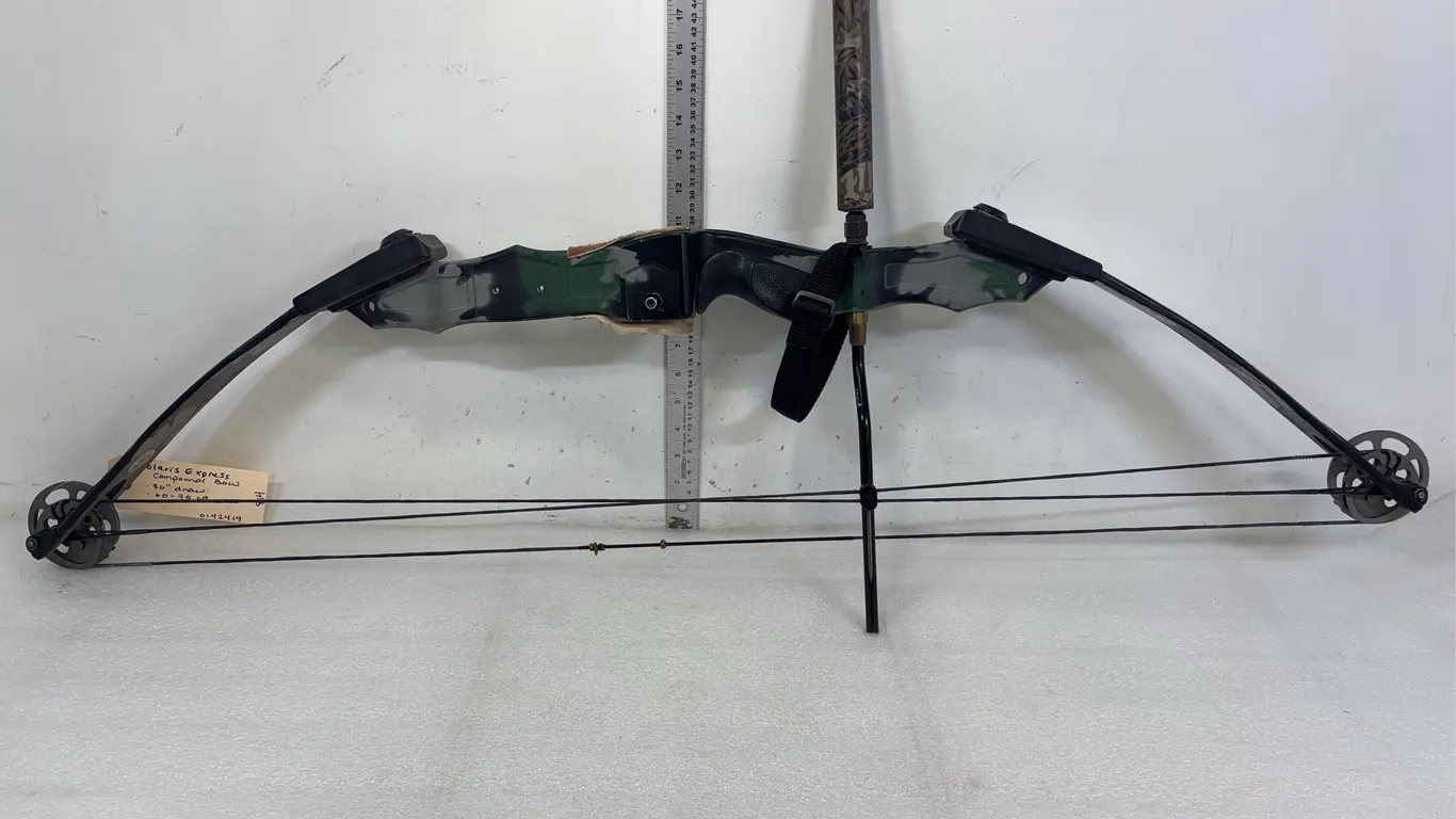 Polaris Express Compound Bow, 30'' Draw, 60-70LB, SN: 0142414 *Unreserved*