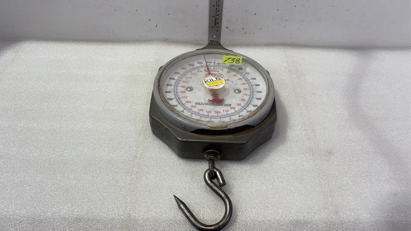 Kelo Tech Hanging Dial Scale 240kg Max, w/ Hook Approx. 16'' x 9'' x 2'' *Unreserved*