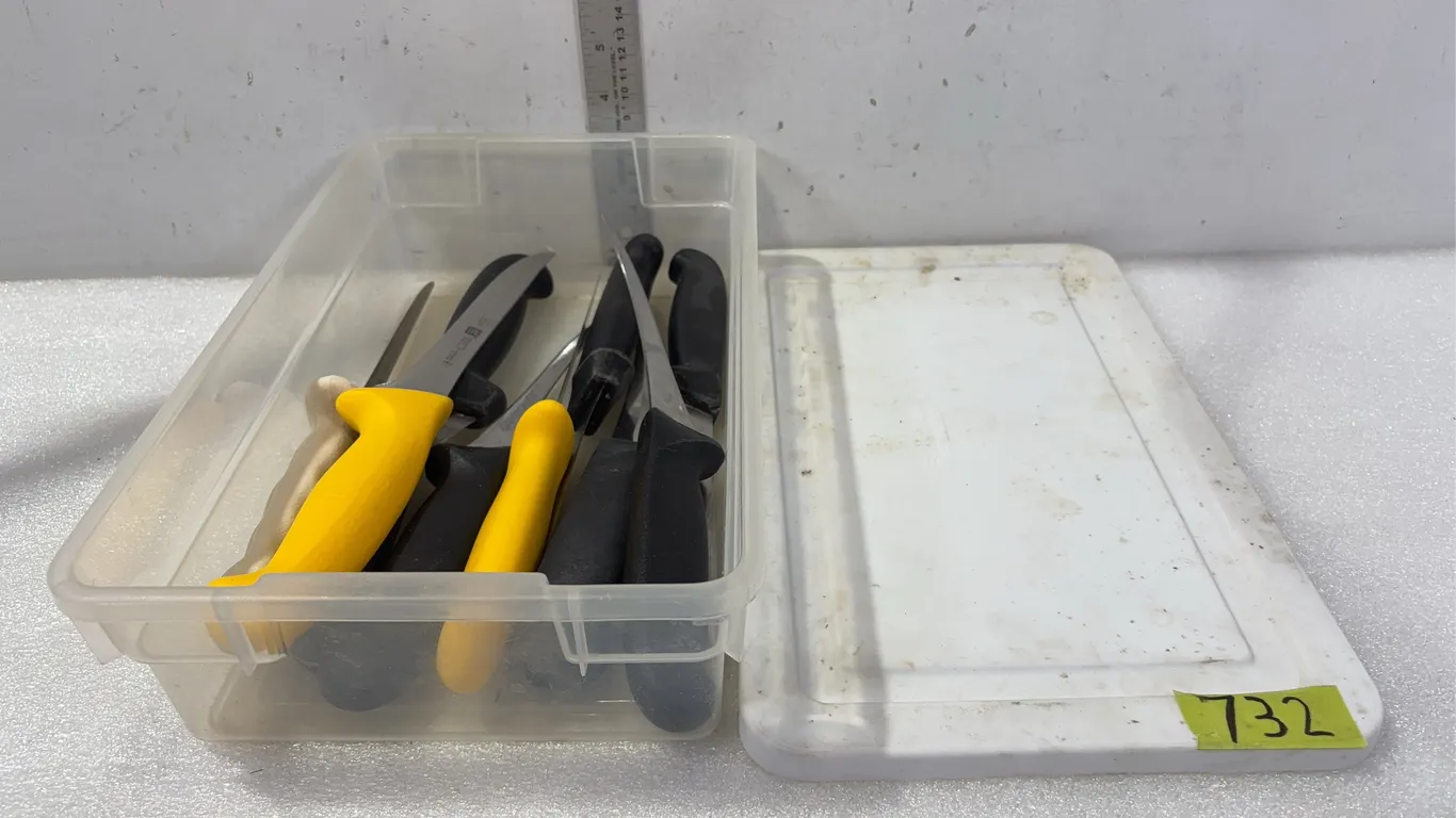 Box of Fillet Knives, 9 pce *Unreserved*