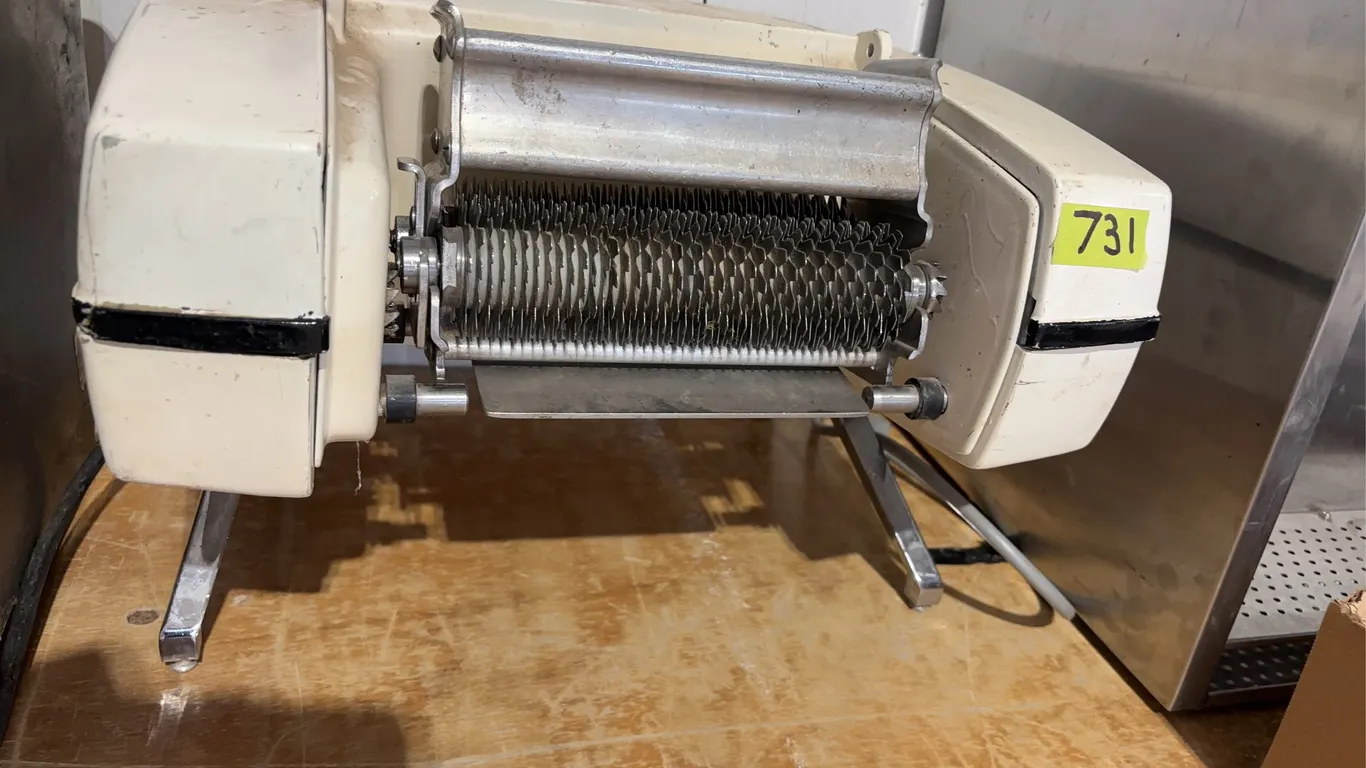 Commerical Meat Tenderizer, 16" x 15" x 11" *Unreserved*
