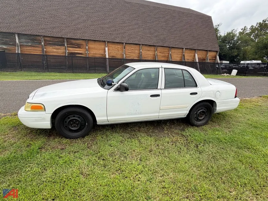 2011 Ford Crown Victoria Sedan/Police Vehicle