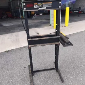 DSS158 25 Ton Hydraulic Press (DOT)