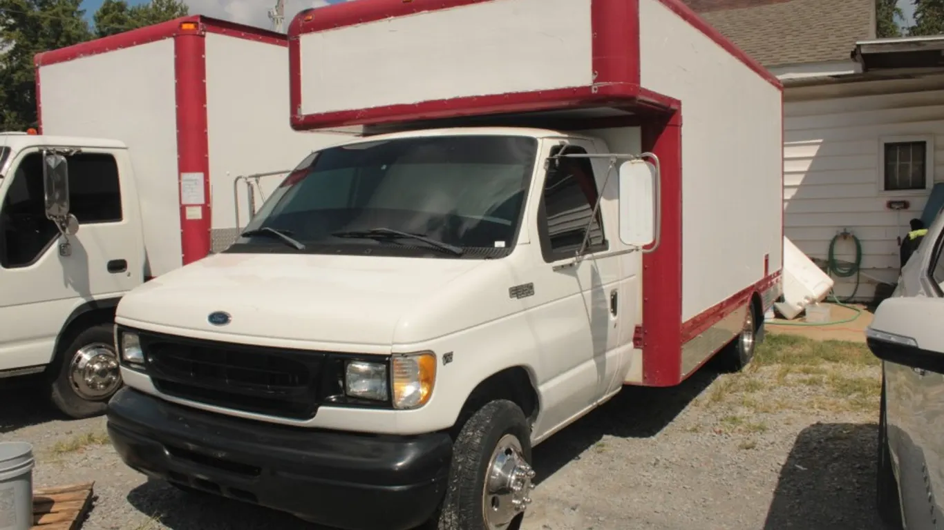 2000 Ford Econoline Van
