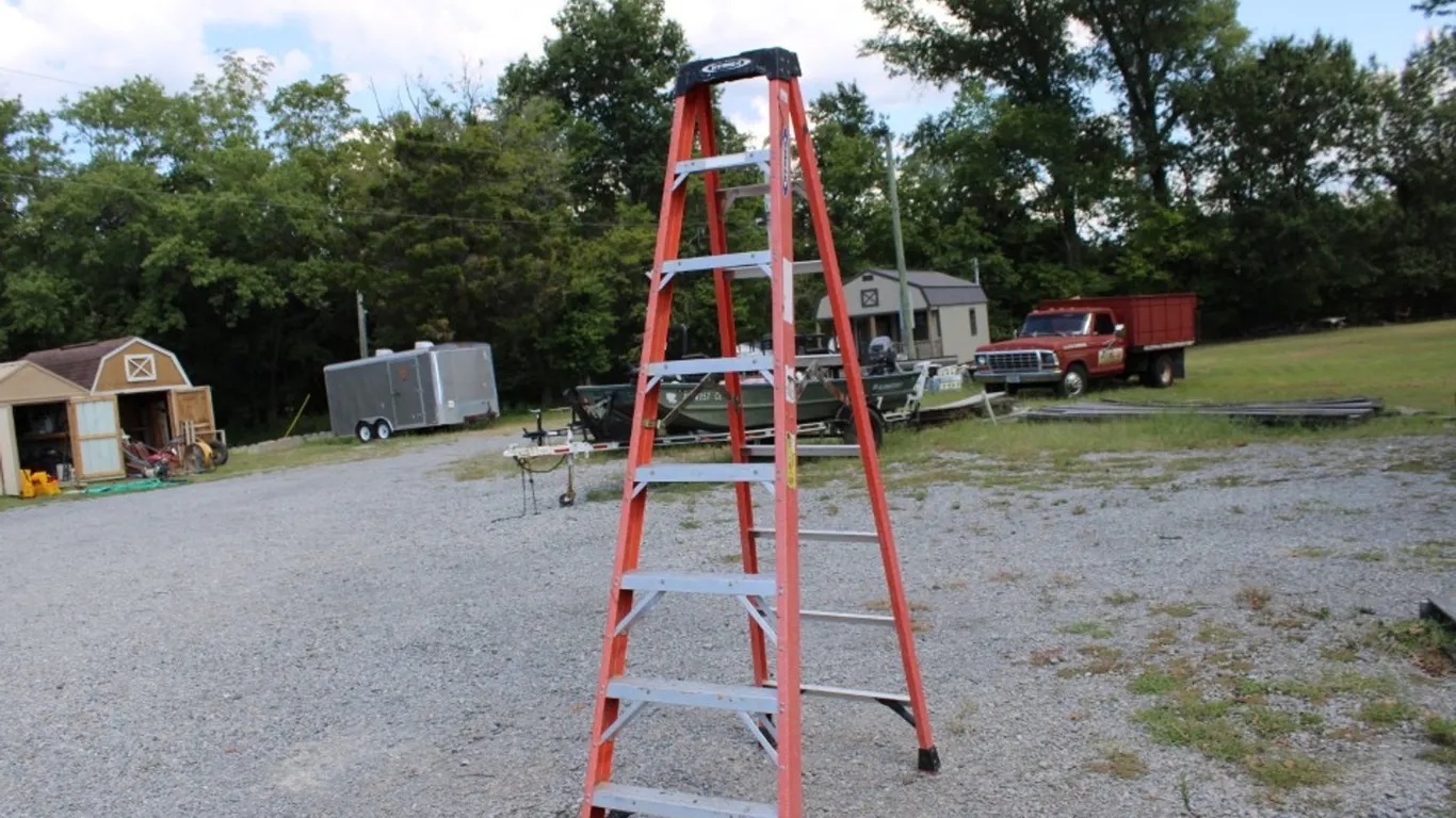 8 Foot Warner Step Ladder