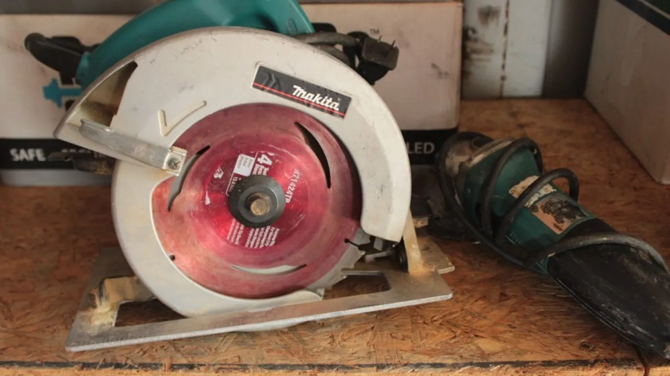 Makita Circular Saw and Grinder