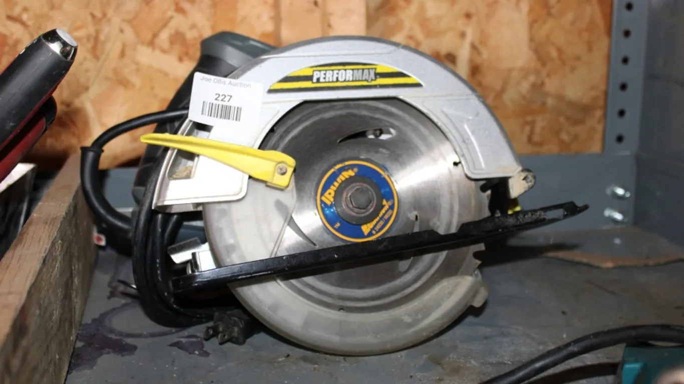 Perfor Max Circular Saw