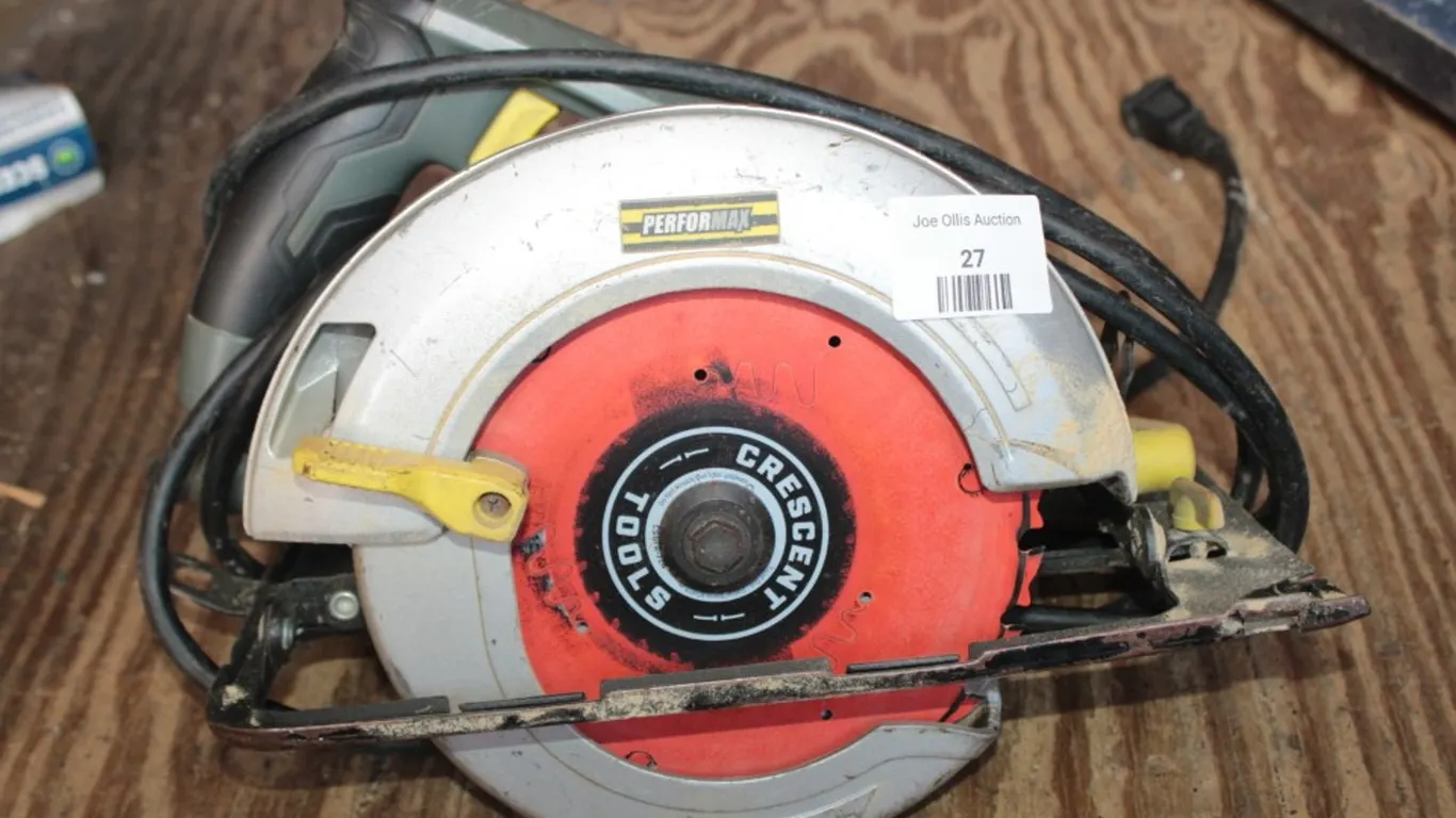 PerforMax Circular Saw