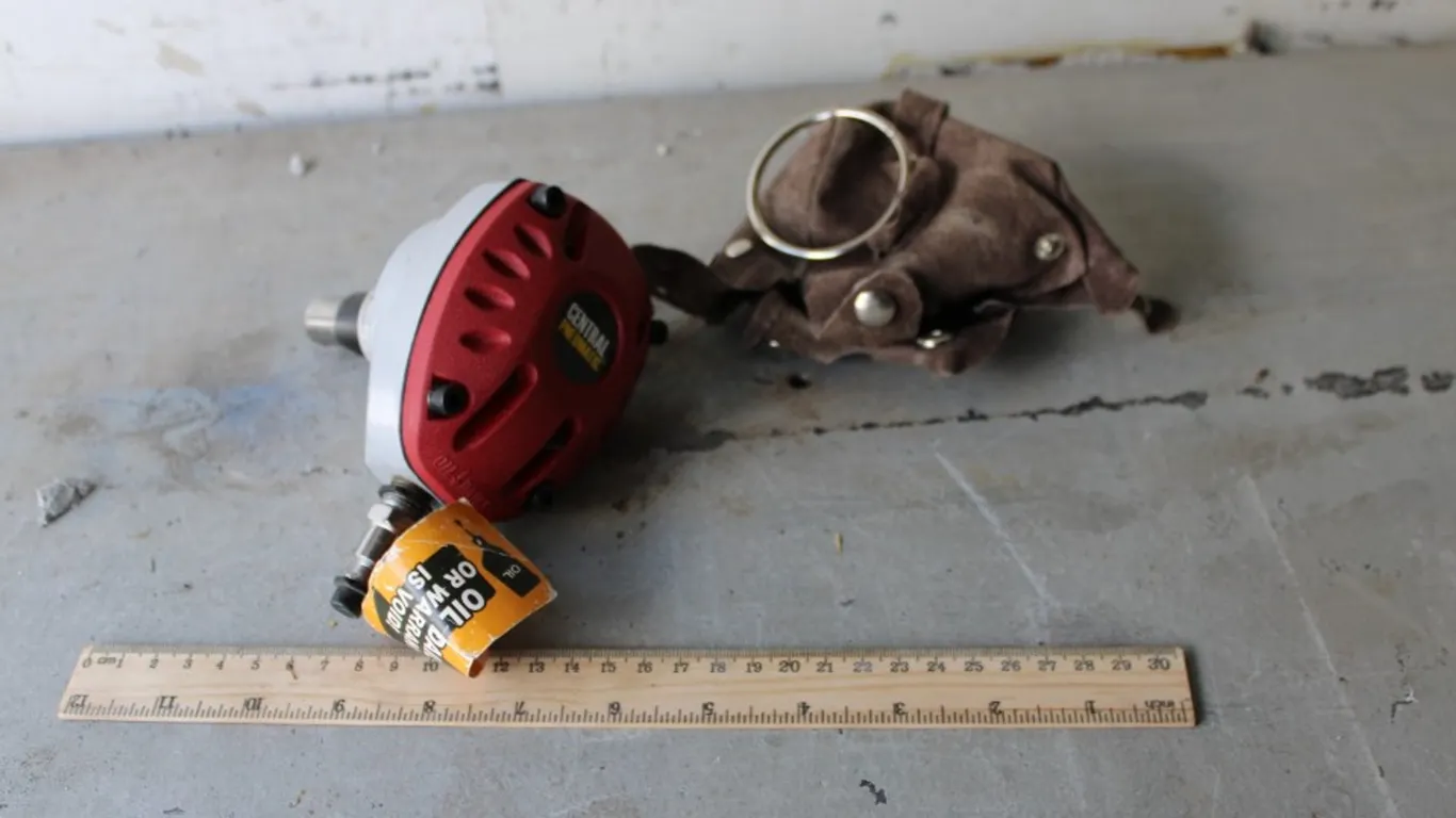 Pneumatic Palm Hammer