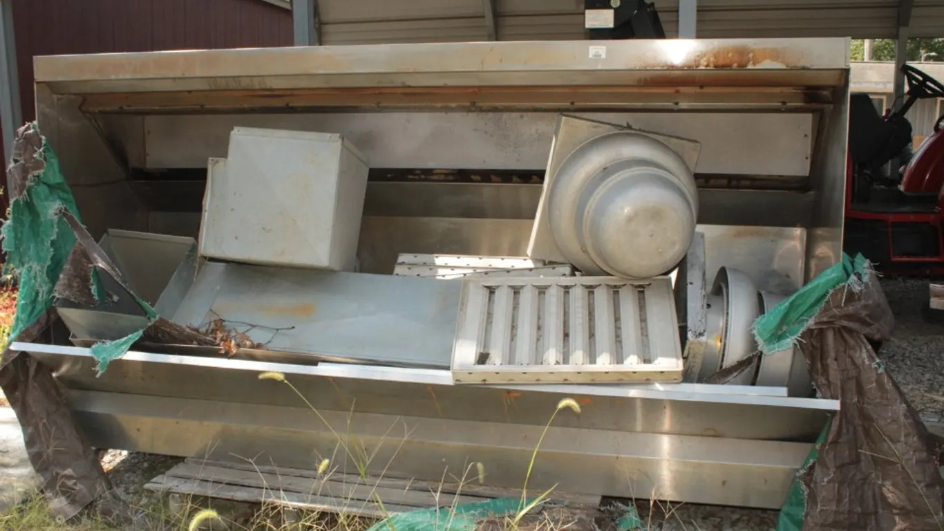Commercial Kitchen Vent Measures 96 X 25 X 51 Inches