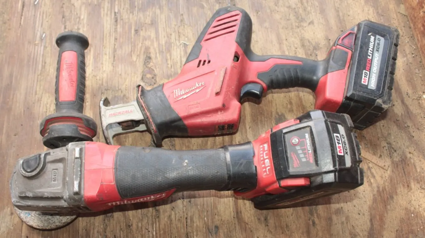 Milwaukee M18 Reciprocating Saw and Grinder Comes with 2 Batteries, No Charger