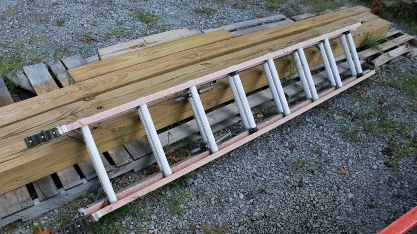 16 Foot Extension Ladder