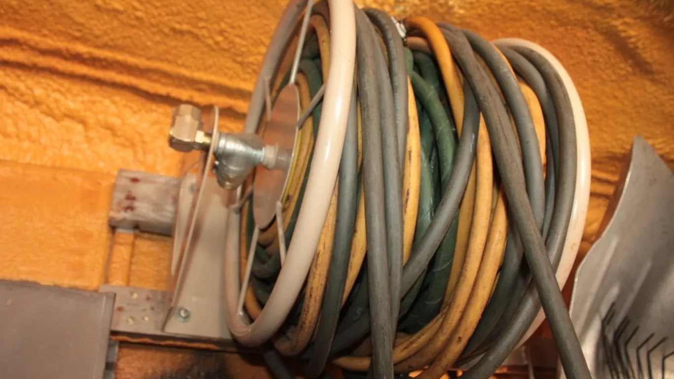 Garden Hose Reel with Air Hose