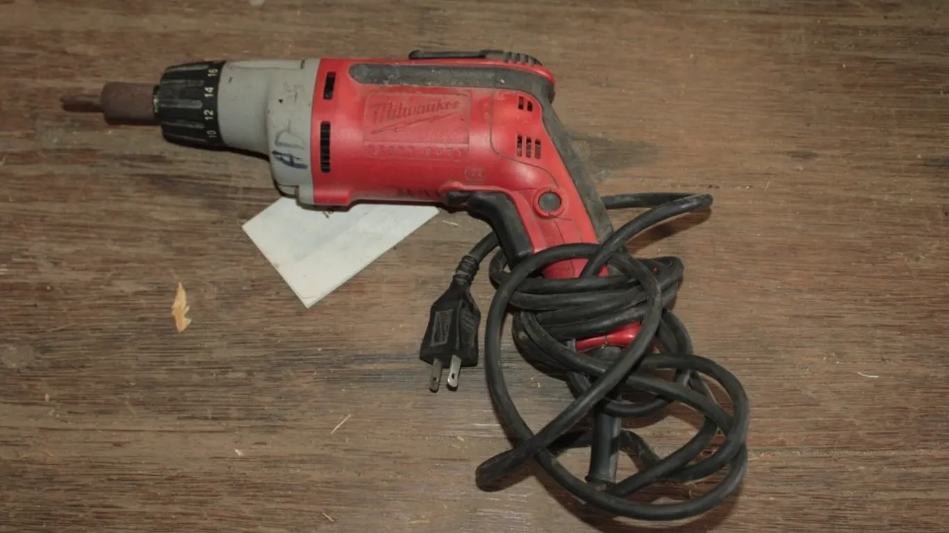 Milwaukee Screw Gun