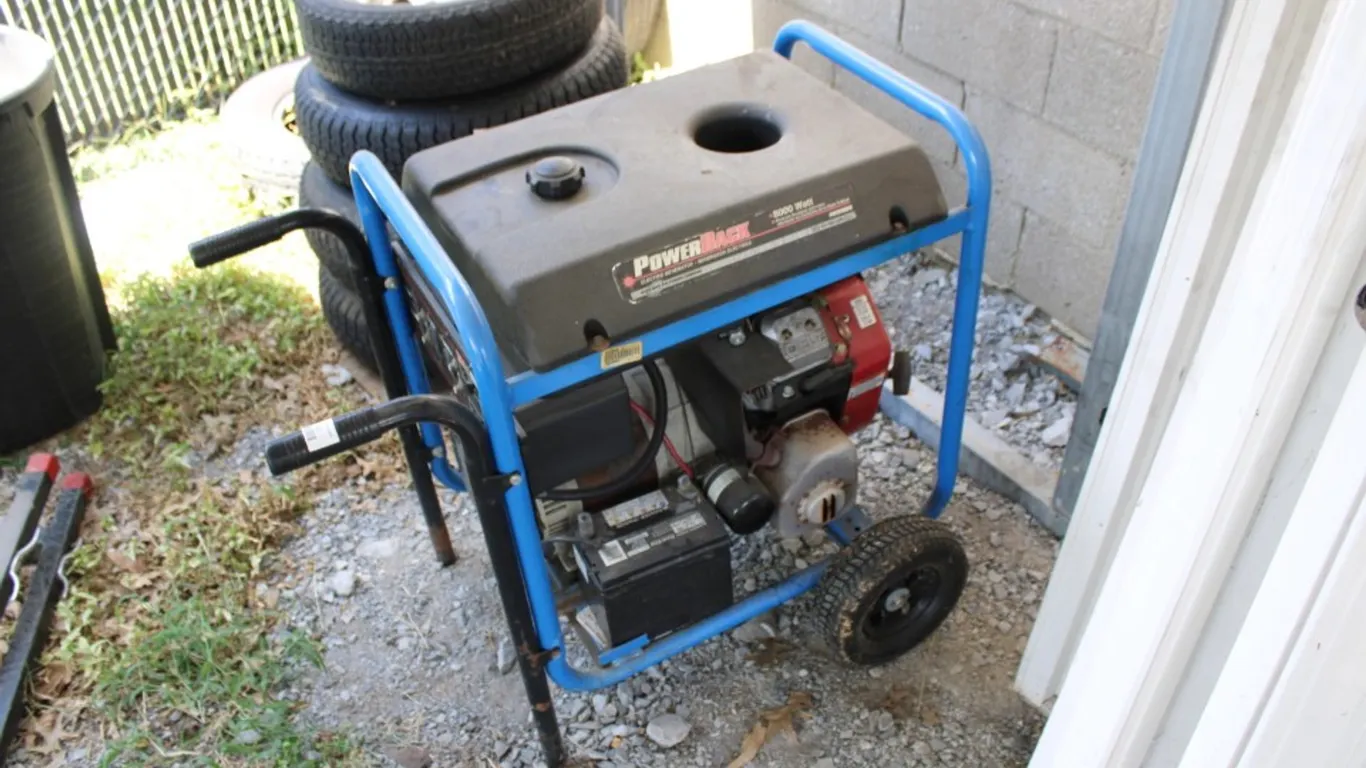 8000 Watt Power Back Generator Like New