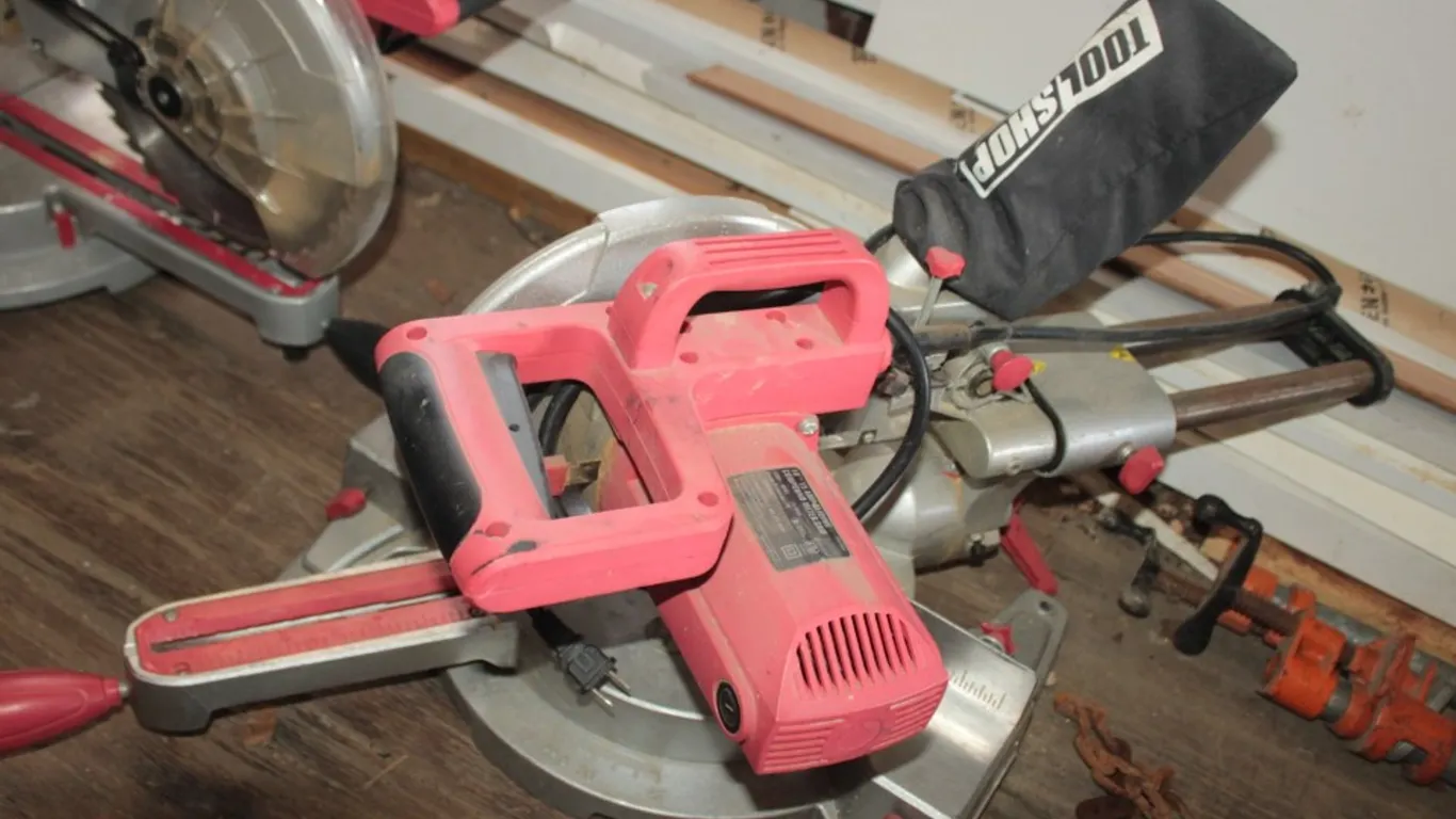 Tool Shop Compound Miter Saw