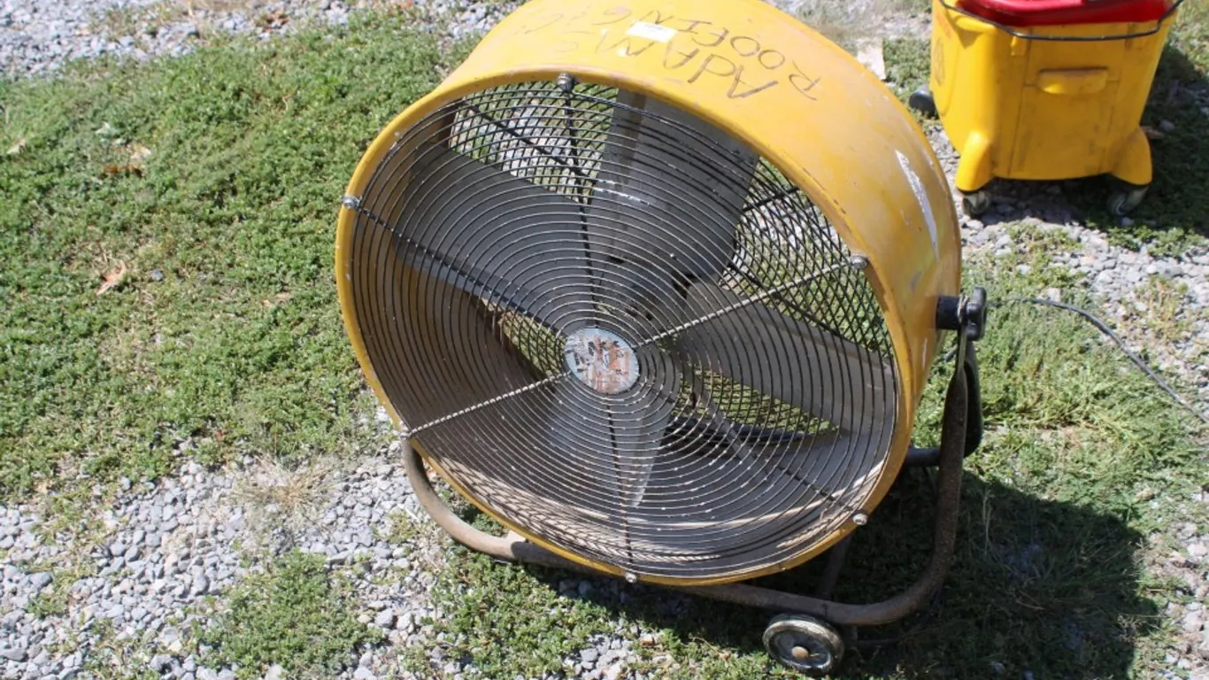 Max Air 26 Inch Fan Hums and Tries to Start