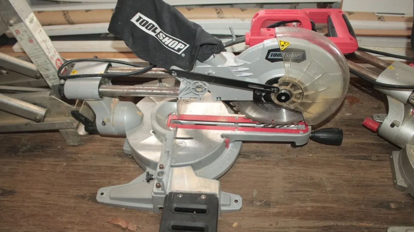 Tool Shop Compound Miter Saw