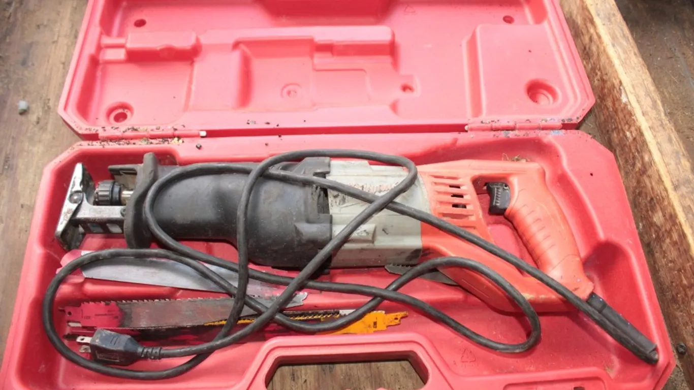Milwaukee Heavy Duty Electric Reciprocating Saw