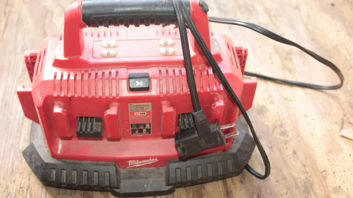 Milwaukee M18 6 Port Charger Block