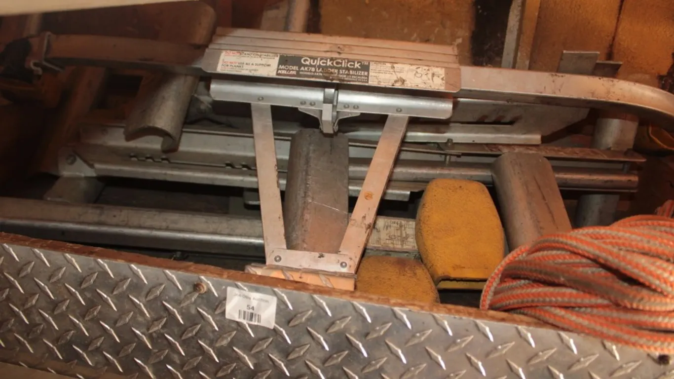Ladder Stabilizers and Rope