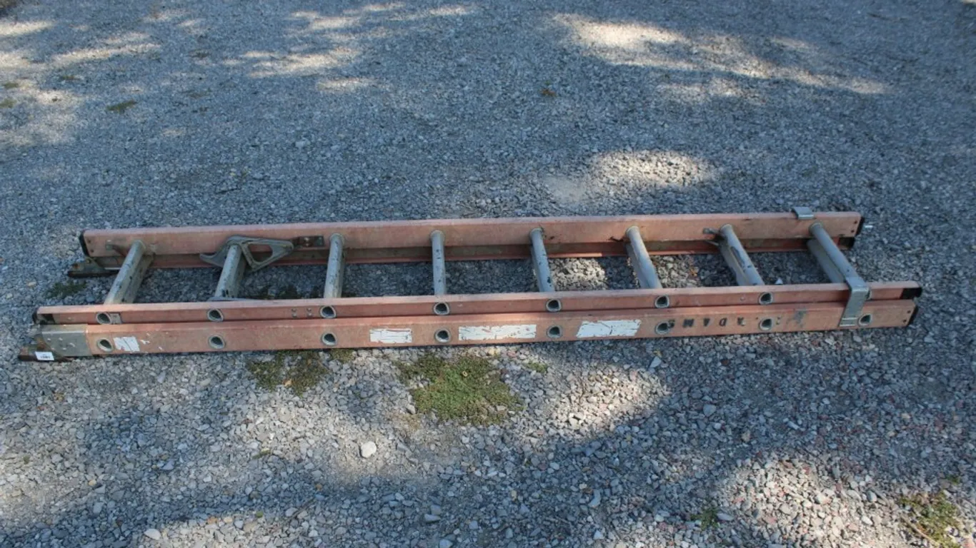 16 Foot Extension Ladder
