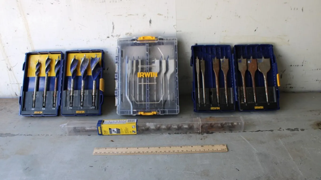 Irwin Tri-Flute Bit Set, 2 Paddle Bit Sets, One Set Missing the Five Eighths