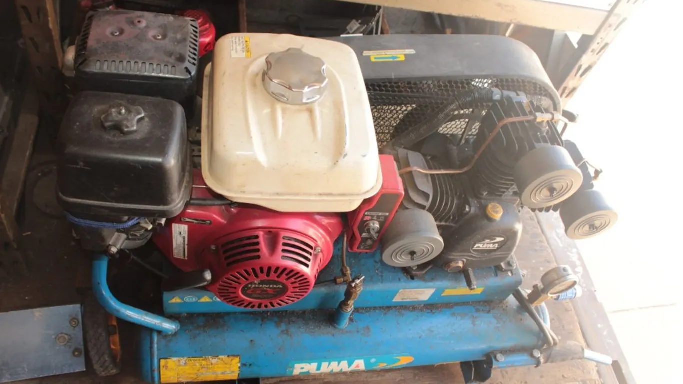 Puma Model PUK-8008HGE, 8 Horse Compressor. with Key or Pull Start