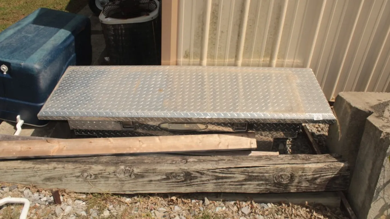Delta Diamond Brite Truck Box Measures 63 X 20 X 13 Inches