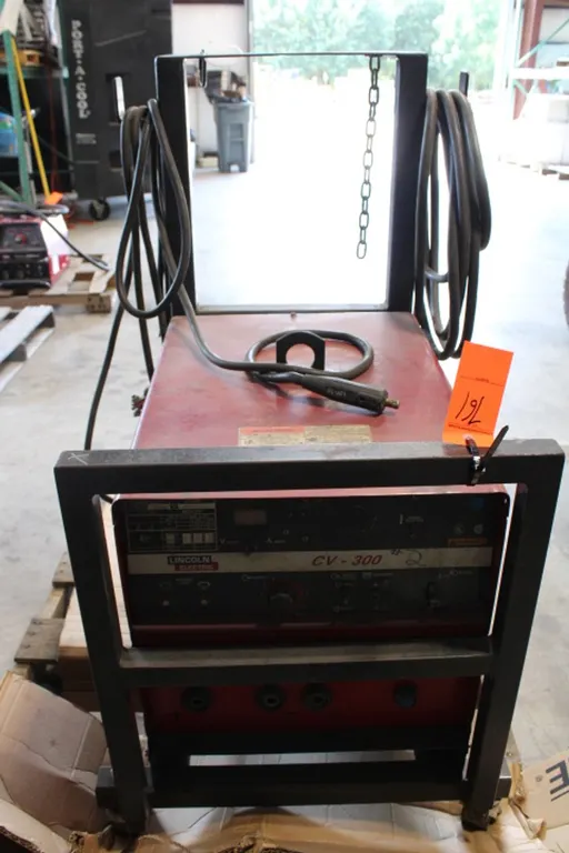 Lincoln Electric CV-300 Welder
