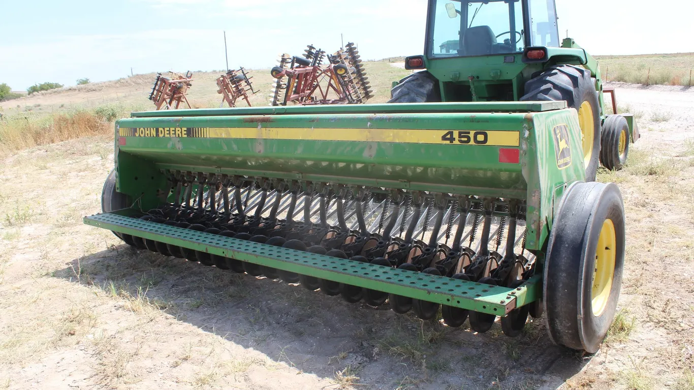 John Deere 450 Double Disc Drill