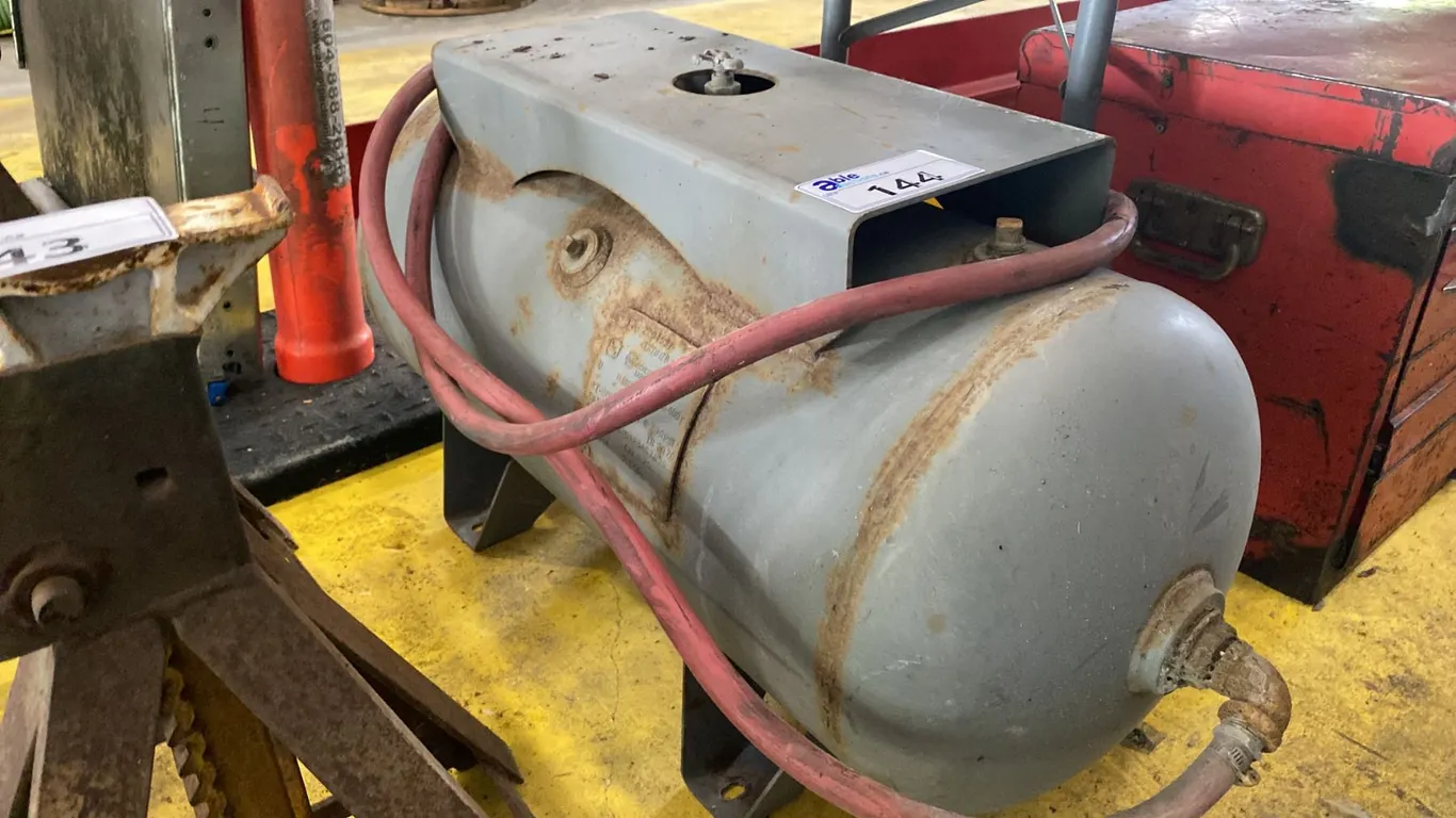 MANCHESTER TANK 302467, 20 GALLON AIR RECEIVER TANK