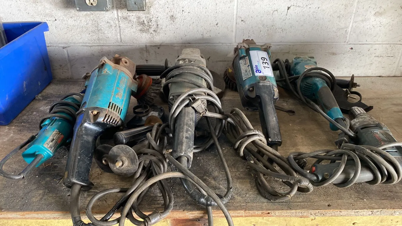 GROUP OF ASSORTED ELECTRIC POWER TOOLS, 5 MAKITA GRINDERS & 1 BOSCH DRILL