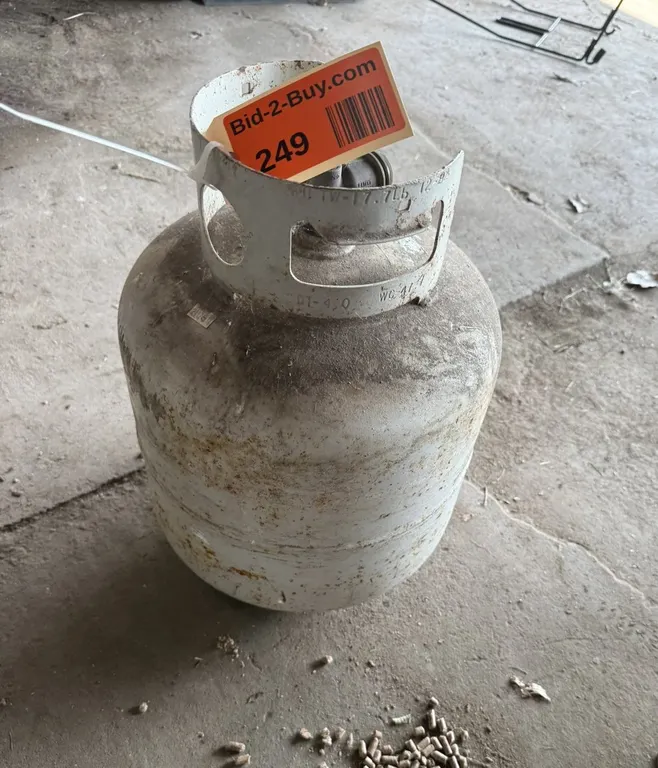 (2) 20 Pound LP Tank