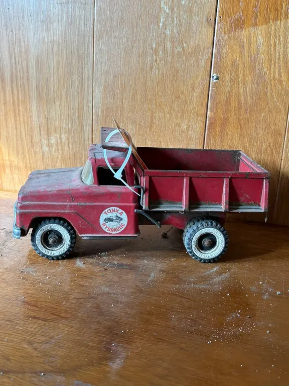 Vintage Hydraulic Tonka Dump truck