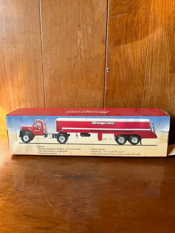 Snap-On Toy Semi in the Box