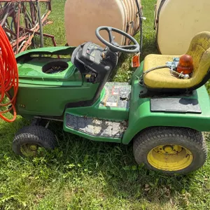 John Deere 325 Garden Tractor