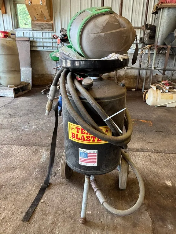 Texas Sand Blaster with Hood