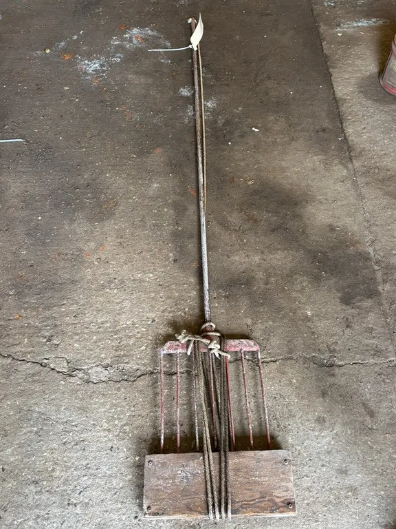 Vintage 7 Prong Spear