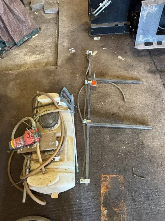 Sprayer Unit with Nozzle Bracket