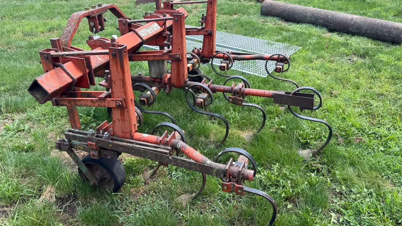 Chisel Plow