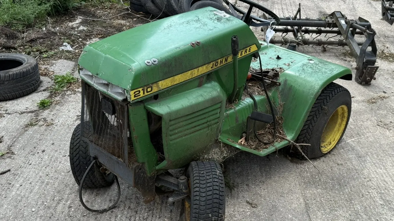 John Deere 210 Garden Tractor