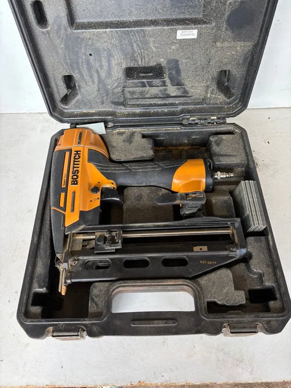 Bostitch Pneumatic 16 GA Finish Nailer