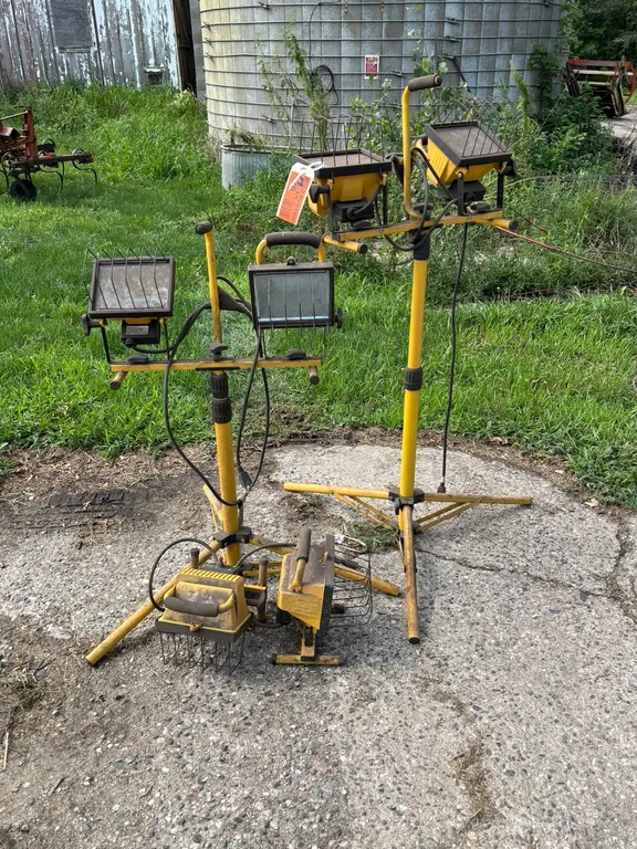 (3) Shop Lights