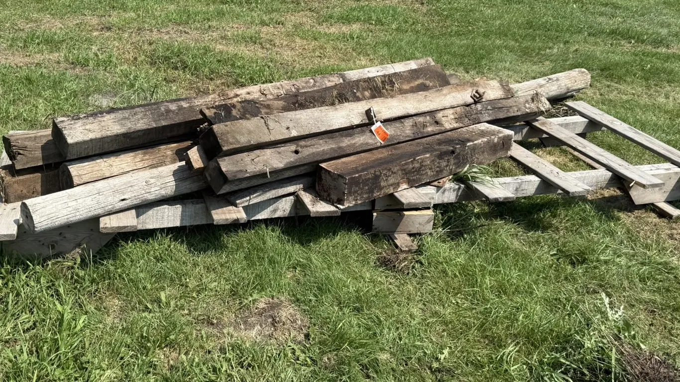 (13) Assorted Lumber