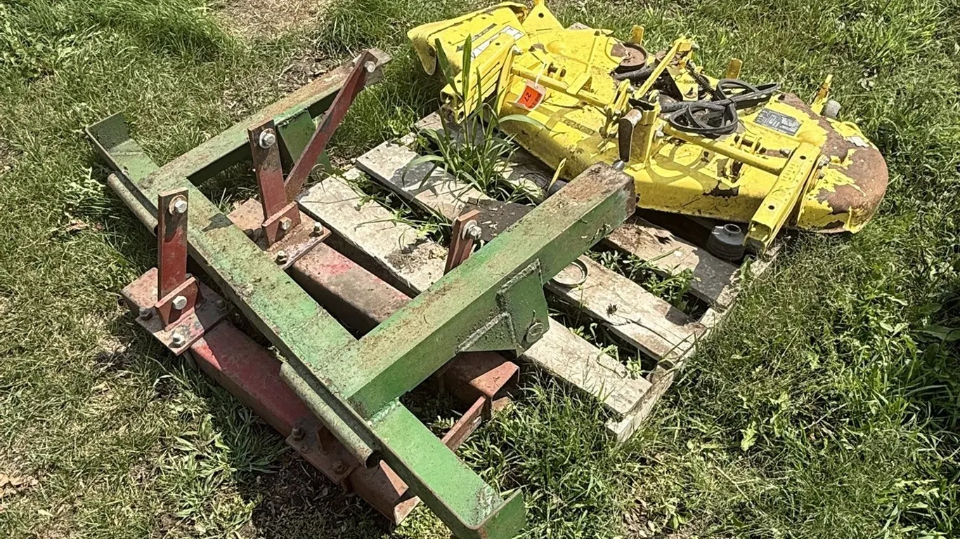46" Lawn Mower Deck with (2) Steel Mounts