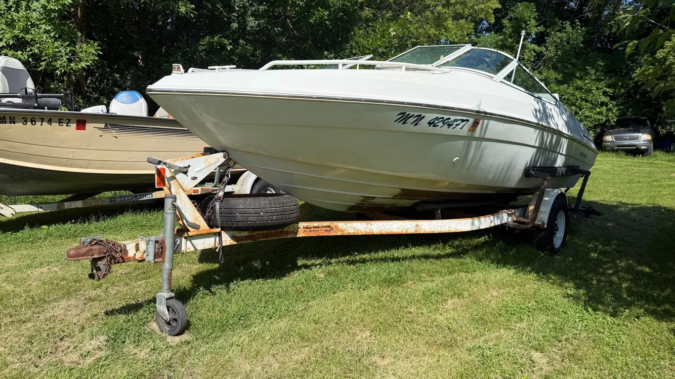 1990 Chris Craft 18' Boat With 1990 Yarbough Trailer